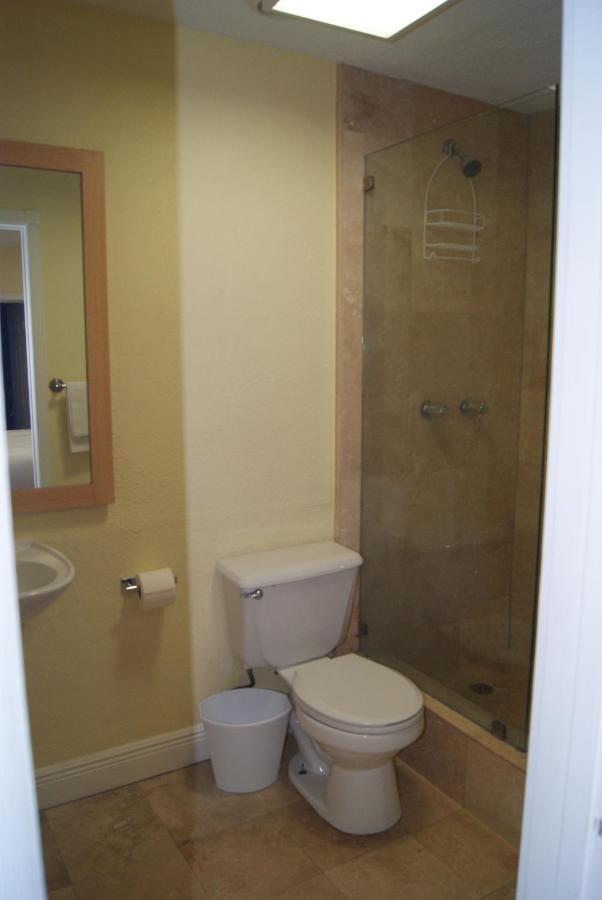 Private Studio Two Miles From Hard Rock Stadium Miami Gardens Εξωτερικό φωτογραφία